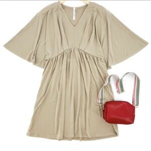 NWOT Dear Scarlett dress size small